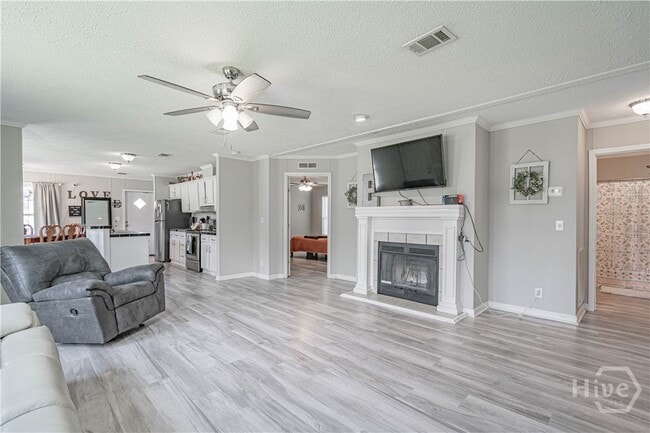 Building Photo - 75 Willow Ln