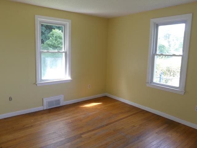 Building Photo - 4 bedroom in East Windsor CT 06088