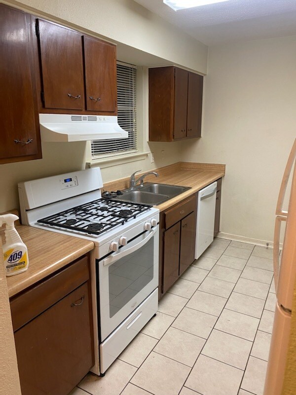 Building Photo - 2607 Wytchwood Dr
