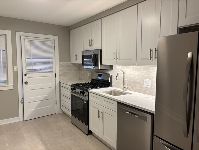 Foto del edificio - 9608 N Greenwood Ave