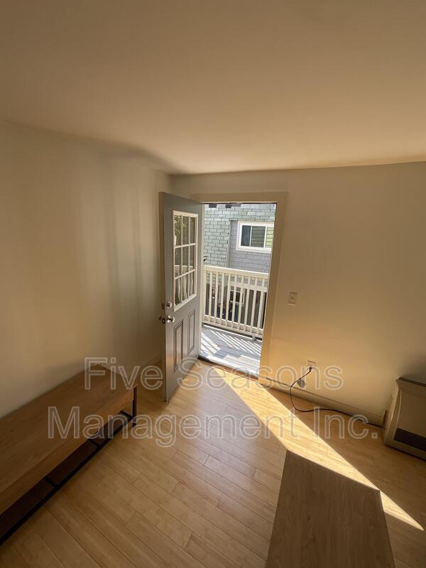 Building Photo - 133 Elmwood Ave
