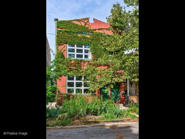 Building Photo - 2710 N Whipple St