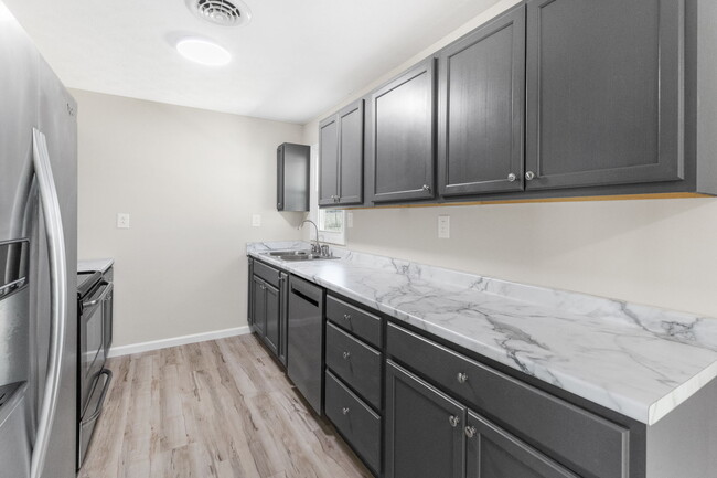 Building Photo - 1060 Okrina Dr