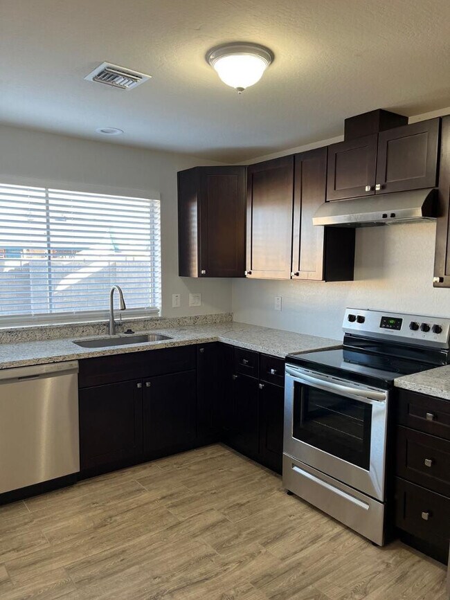 Foto del edificio - 2300 E Butler St