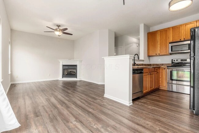 Building Photo - 1215 Park Dr