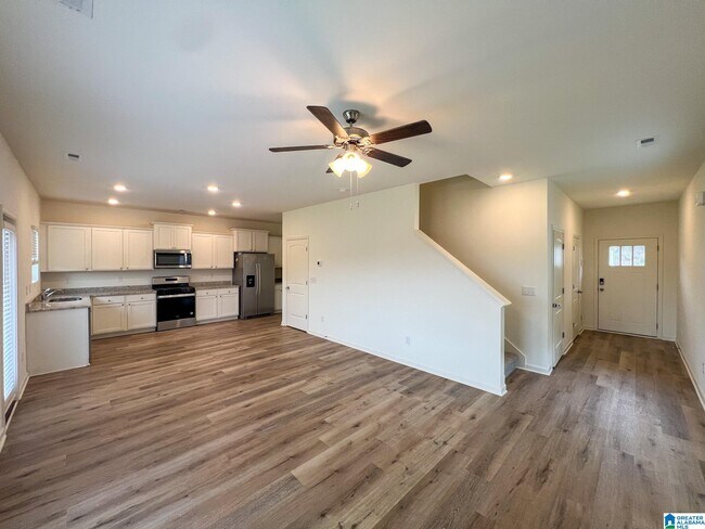 Building Photo - 217 Chelsea Pk Cir