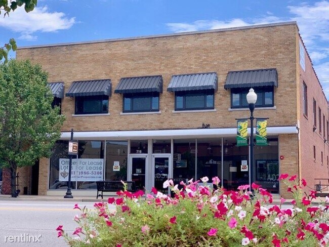 Building Photo - 719 S Main St