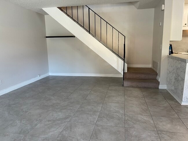 Building Photo - 13755 Caminito Vizzini