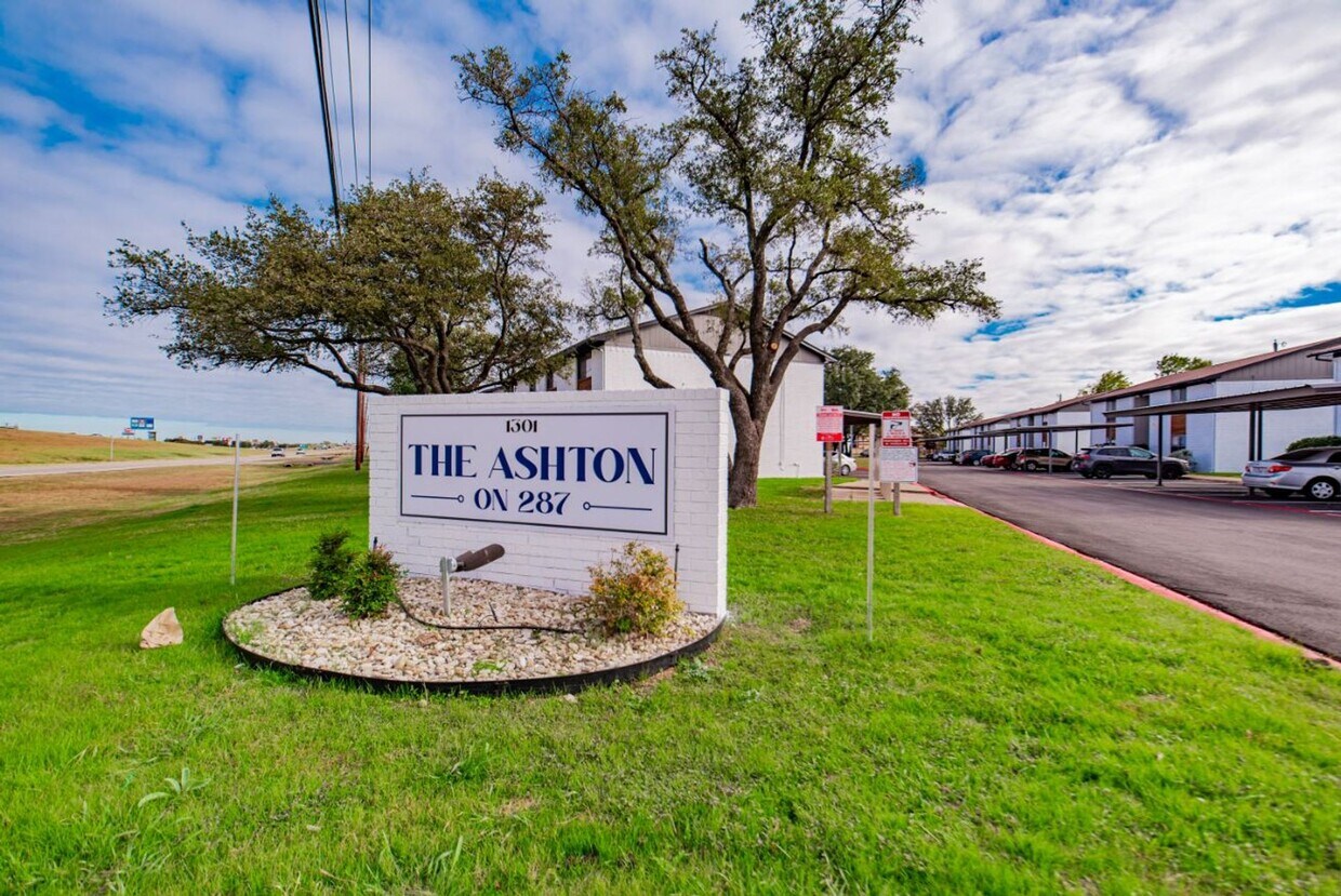 Foto principal - Move-In Ready Living at The Ashton on 287:...