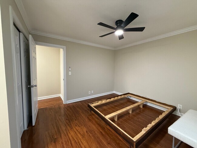 Foto del edificio - 105 Barton Brook Ln