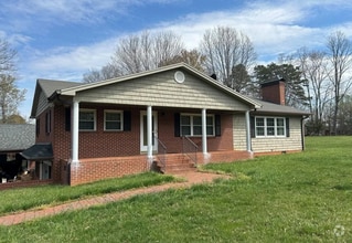 Building Photo - 6170 Vienna Dozier Rd