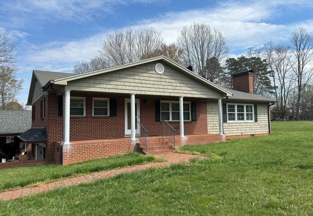 Foto principal - 6170 Vienna Dozier Rd