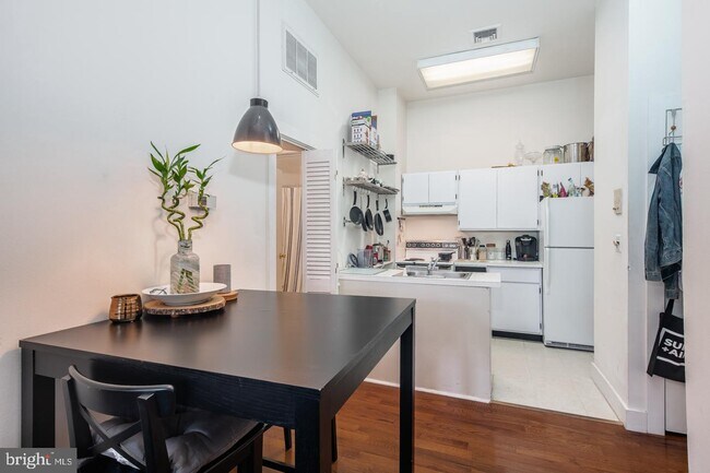 Foto del edificio - 260 S 9th St