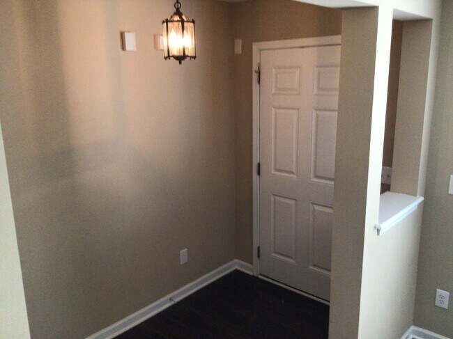 Building Photo - 2 Glenrose Court