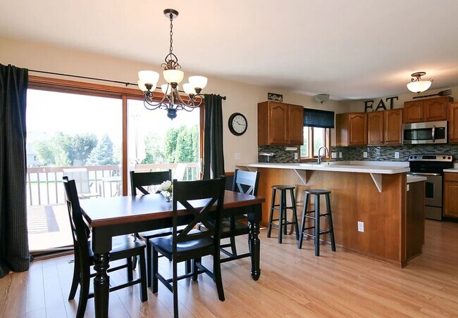 Foto del edificio - 6301 Hartford Dr