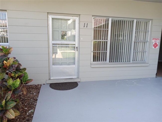 Building Photo - 2427 Rhodesian Dr