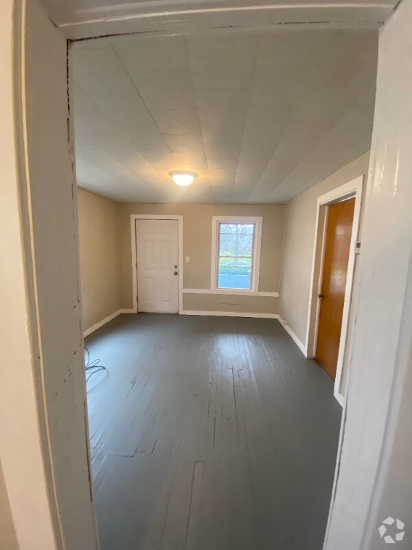 BroadwaySlavic Village Apartments for Rent with Parking Cleveland