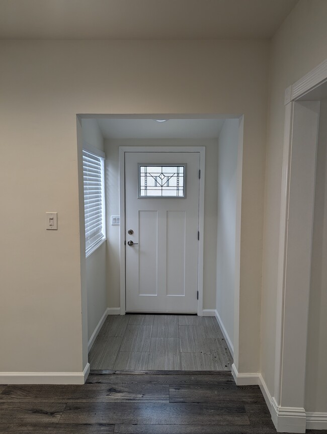 Building Photo - 3142 Los Olivos Ln