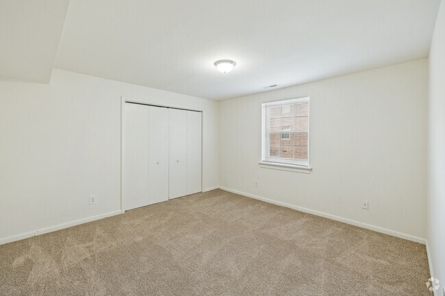 White Oak - 2BR, 1BA - 874SF - Bedroom - Morningside Apartments