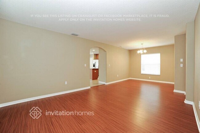 Foto del edificio - 3328 Thistledown Ln