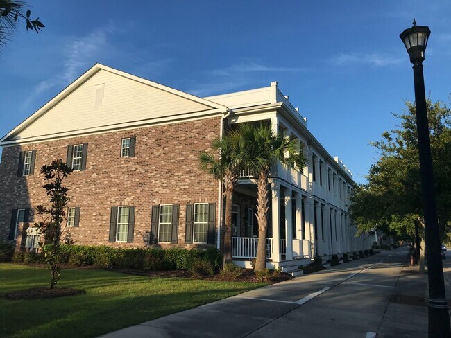 Foto del edificio - Market Common, 2 Bedroom, 2.5 Bath Town Ho...