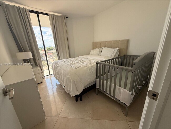 Foto del edificio - 3610 Yacht Club Dr