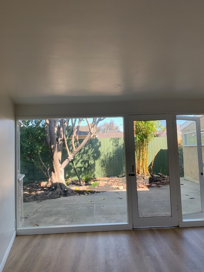 Building Photo - 6213 Commodore Sloat Dr