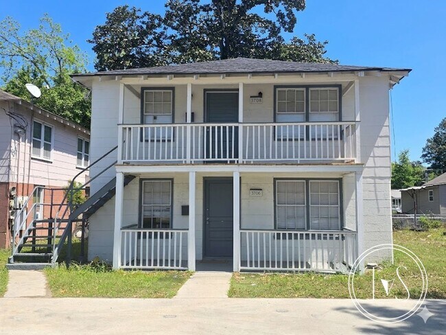Foto del edificio - 3708 Montgomery St