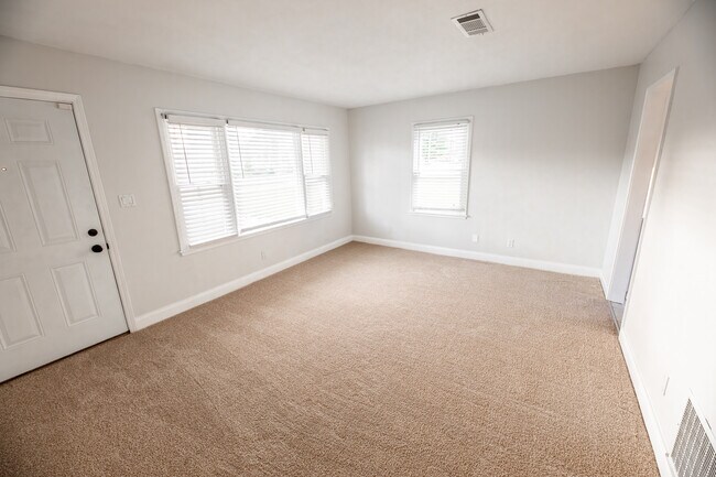 Foto del edificio - 4582 Cooper Rd