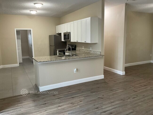 Building Photo - 407 Acacia Tree Way