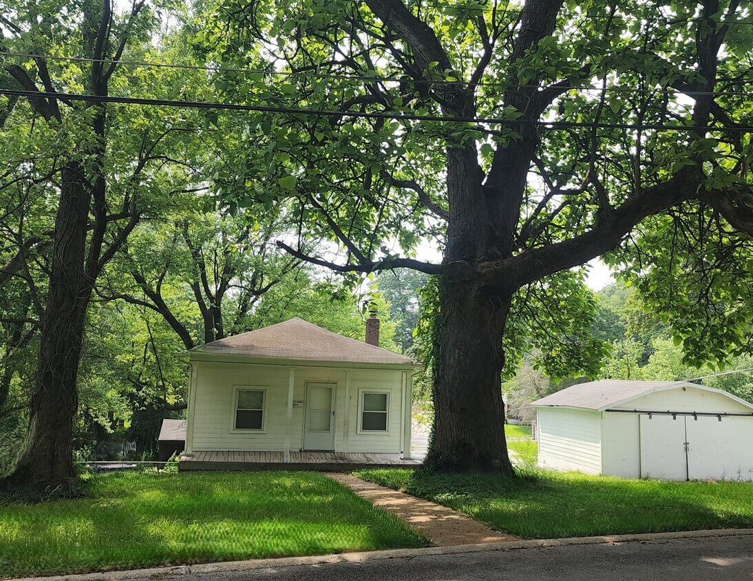 Foto principal - 105 S Harvey Ave