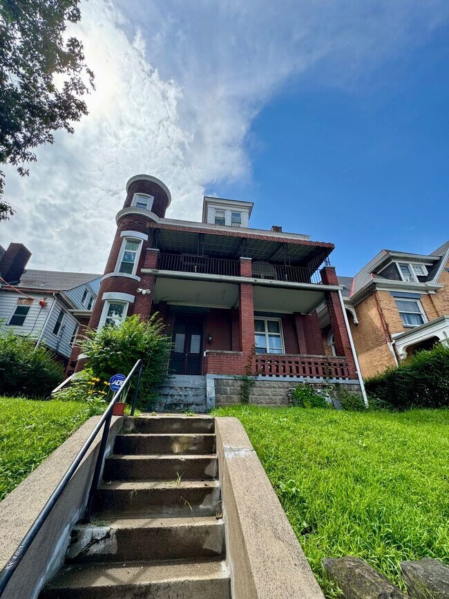 Foto del edificio - 3541 California Ave