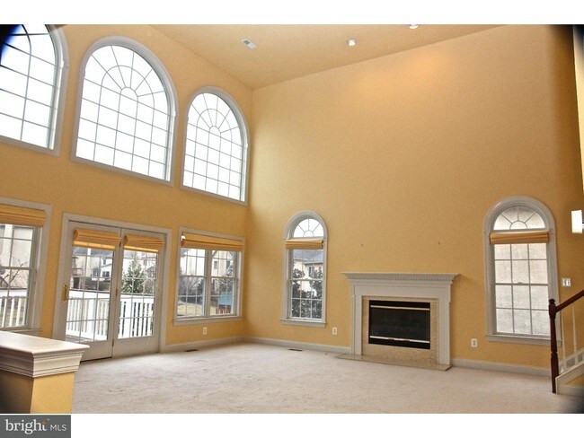 Building Photo - 265 Rivercrest Dr
