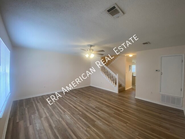 Building Photo - **PRICE REDUCED**