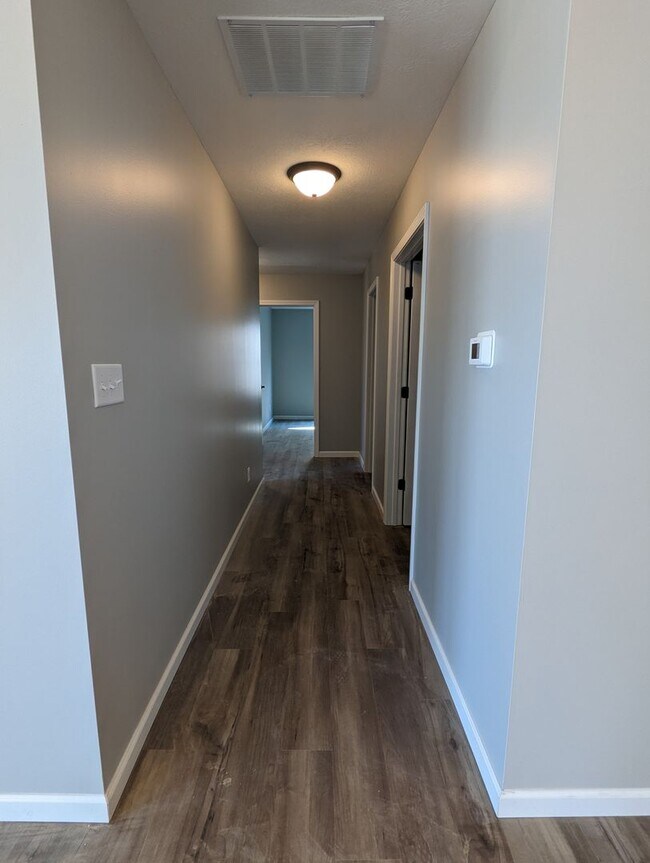 Foto del edificio - Experience modern living in this brand new...