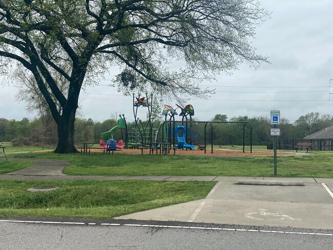 Foto del edificio - 501 Ridge Point Dr