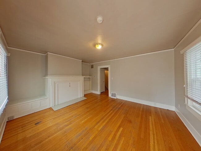 Building Photo - 2217-2219 NW Van Buren Ave