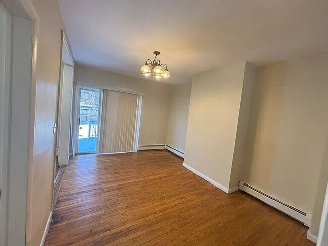 Foto del edificio - Spacious 4-bedroom house