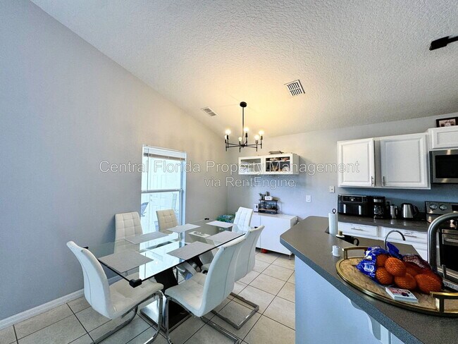 Foto del edificio - 4775 Cumbrian Lakes Dr
