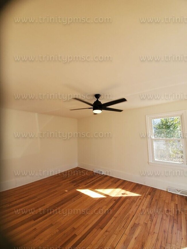 Foto del edificio - Newly refurbished home close to downtown!