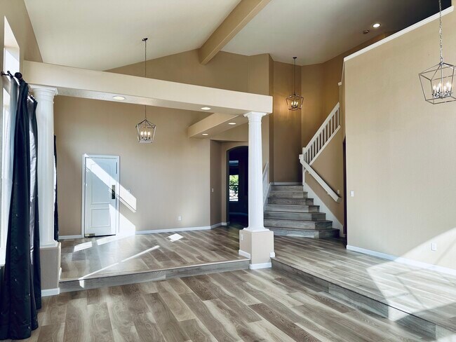 Foto del edificio - 39360 Canyon Heights Dr