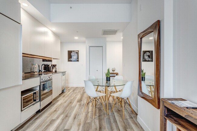 Photo du bâtiment - 2061 Rue Stanley
