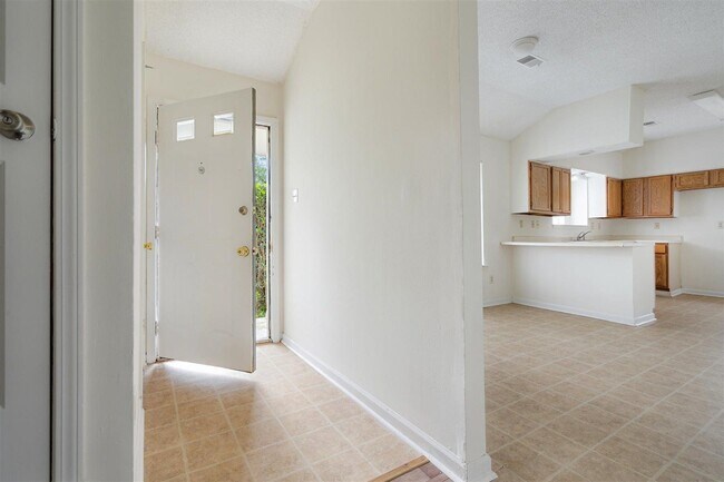 Foto del edificio - 7268 Country Side Rd