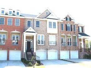 Building Photo - 3002 Montclair Cir SE