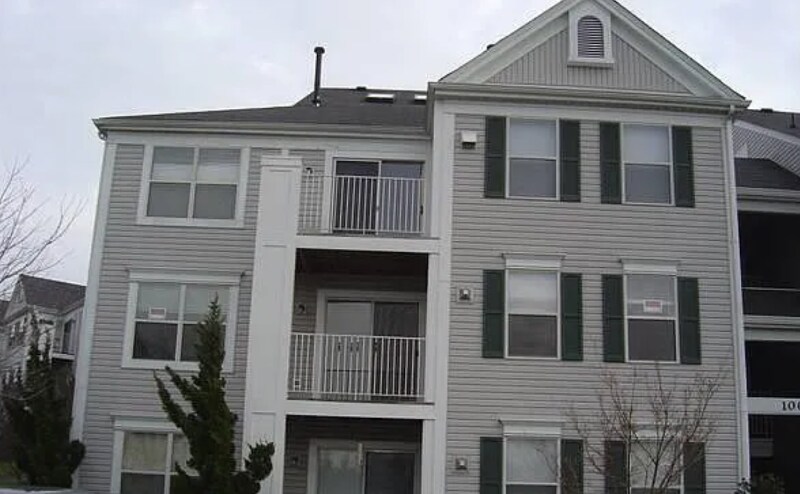 Foto principal - 10022 Vanderbilt Cir