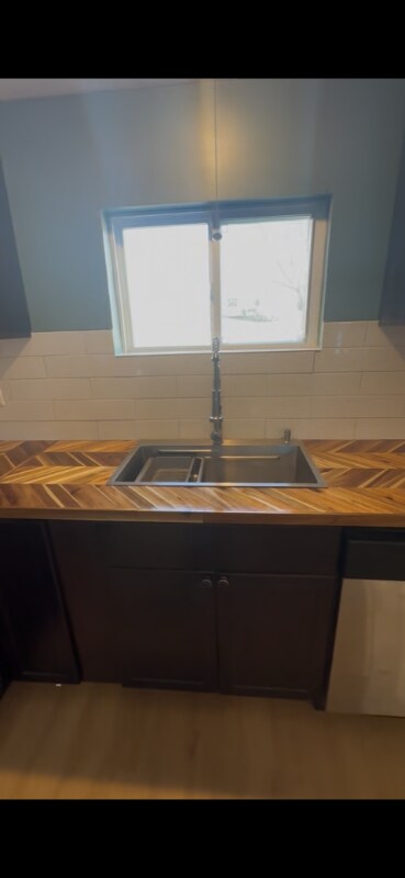 Foto del edificio - 802 Sinclair Ave