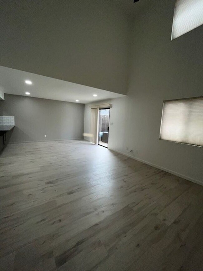 Foto del edificio - Condo located in Kingsburg Available Soon!
