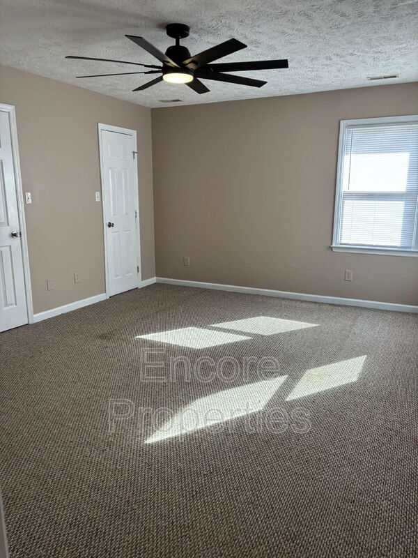 Building Photo - 2588 Gotts Ln