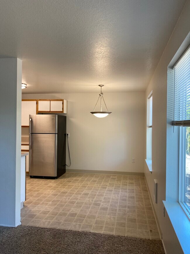 Building Photo - 8950 SE 79th Pl
