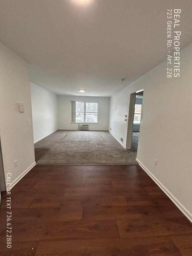 Building Photo - 723 Green Rd